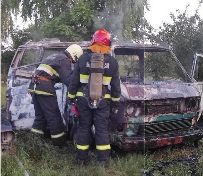 В Микашевичах сгорел микроавтобус